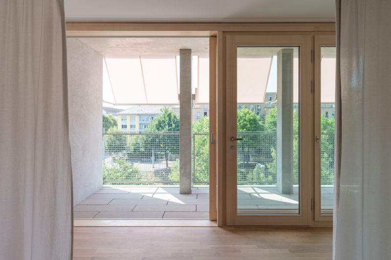 CoDeck - Umnutzung Hochbergerstrasse 158, Basel – Wohnung im Regelgeschoss, Blick nach Süden – © Daniele Sciarretta